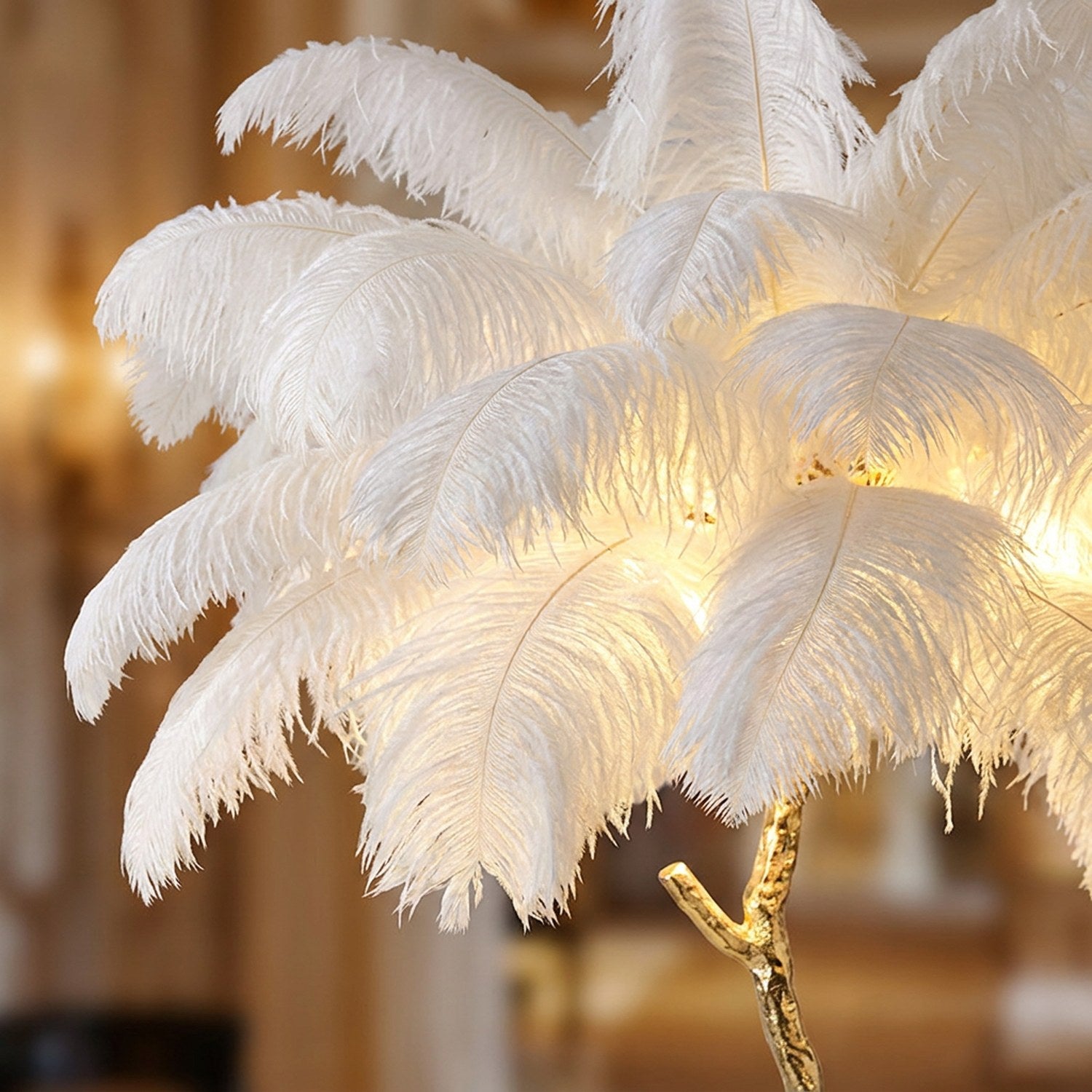 Lampadaire plumes d'autruche - pied branche laiton doré