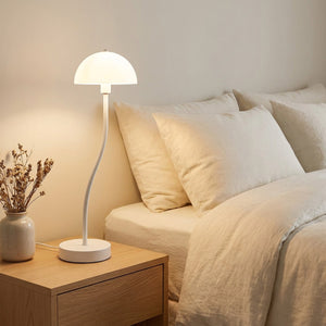 Lampe de table champignon dans un intérieur vintage