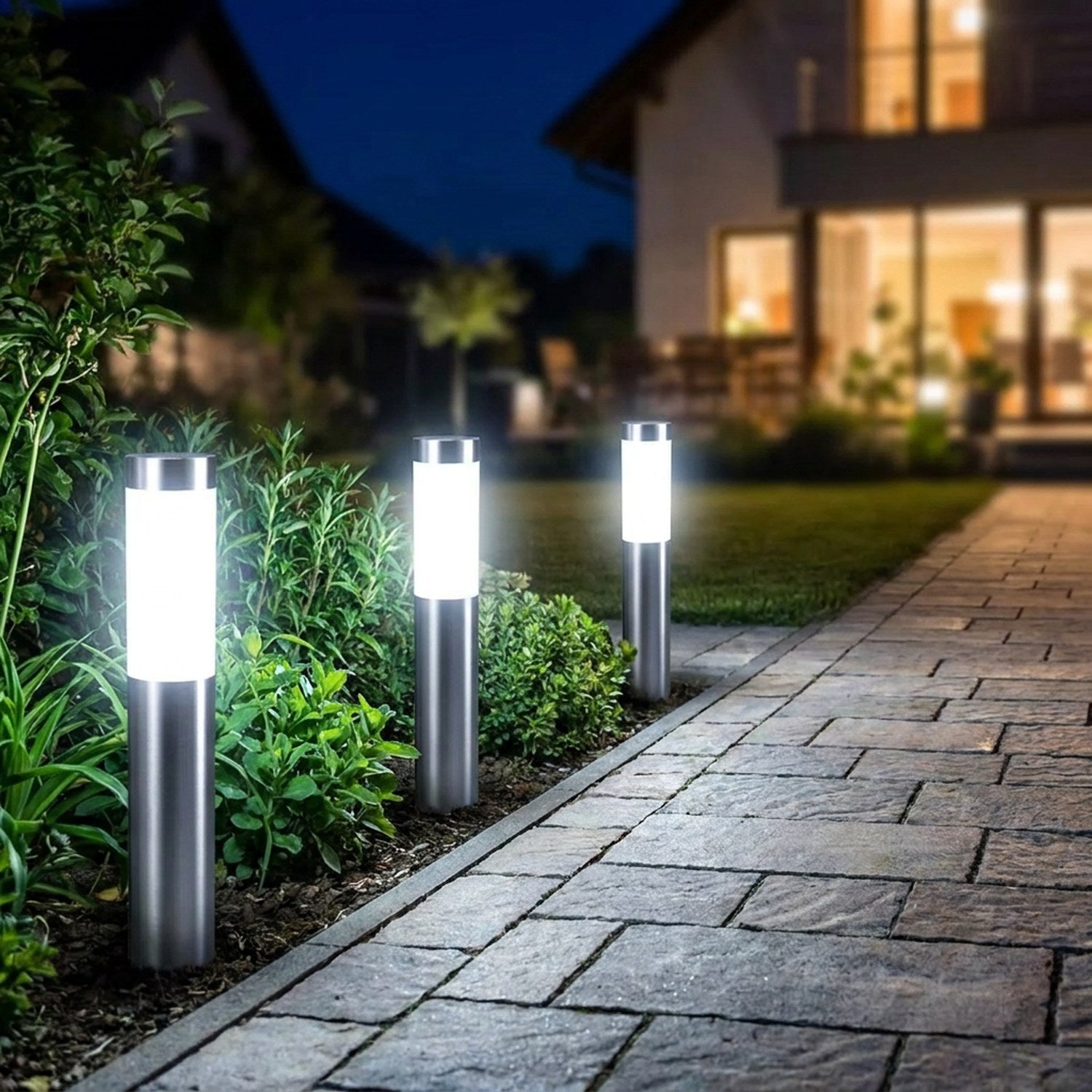 Lampadaire solaire extérieur jardin nuit mise en scène 1