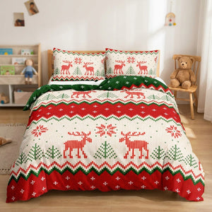 Parure de lit de Noël motif renne dans une chambre enfant lumineuse avec chaise en bois