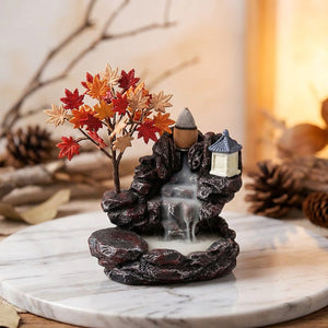 Brûleur encens reflux montagne japonaise automne sur marbre blanc - ambiance méditation