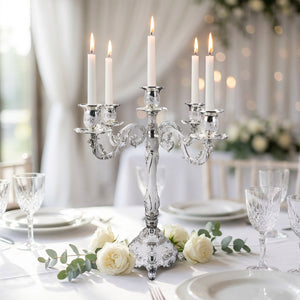 Chandelier 5 bras argenté en décoration de table de mariage