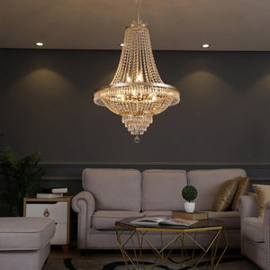 Lustre cristal doré allumé salon contemporain