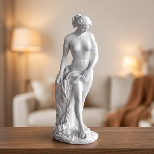 Statue de Vénus blanche modèle Drapée debout