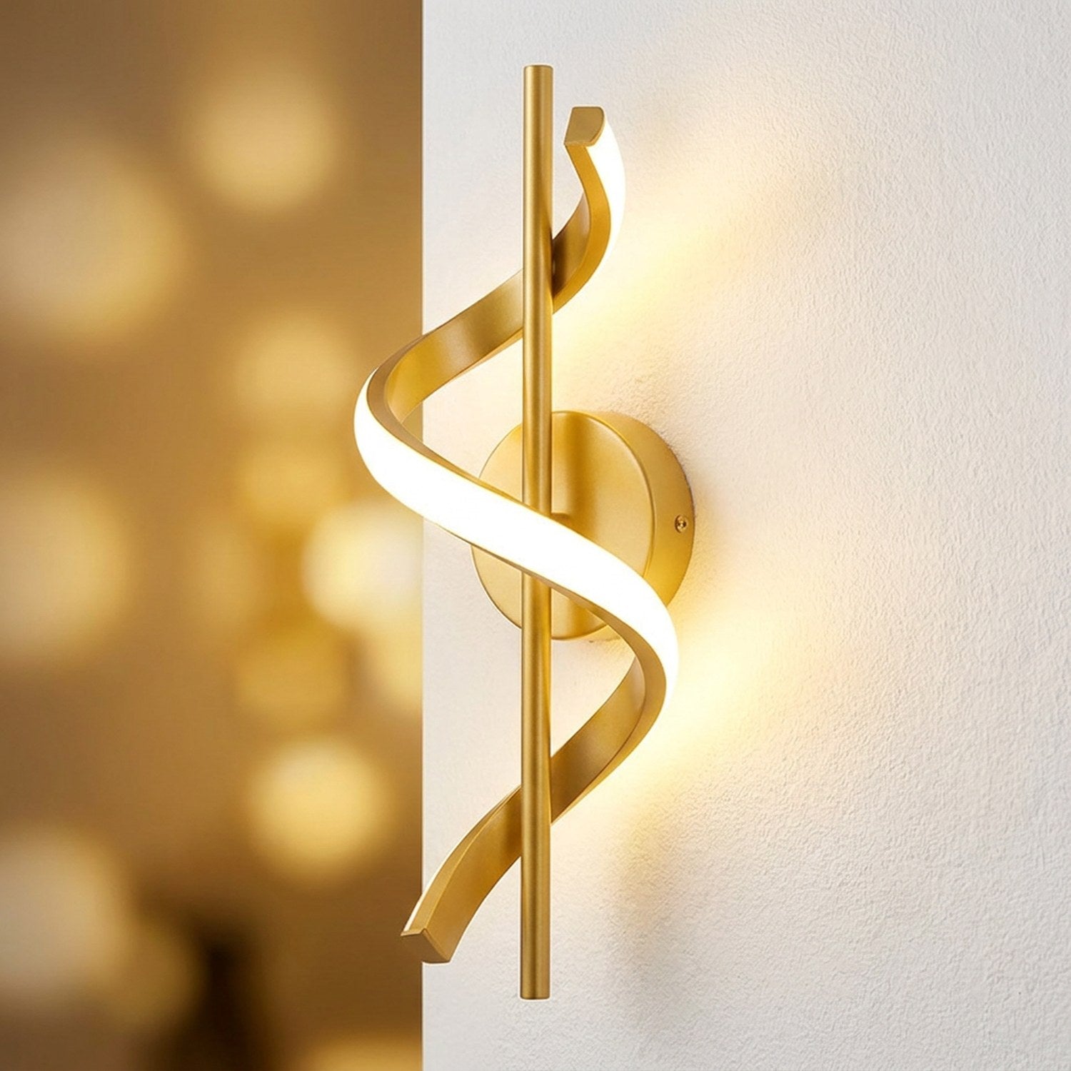 Applique murale LED spirale acrylique dorée allumée lumière chaude style nordique