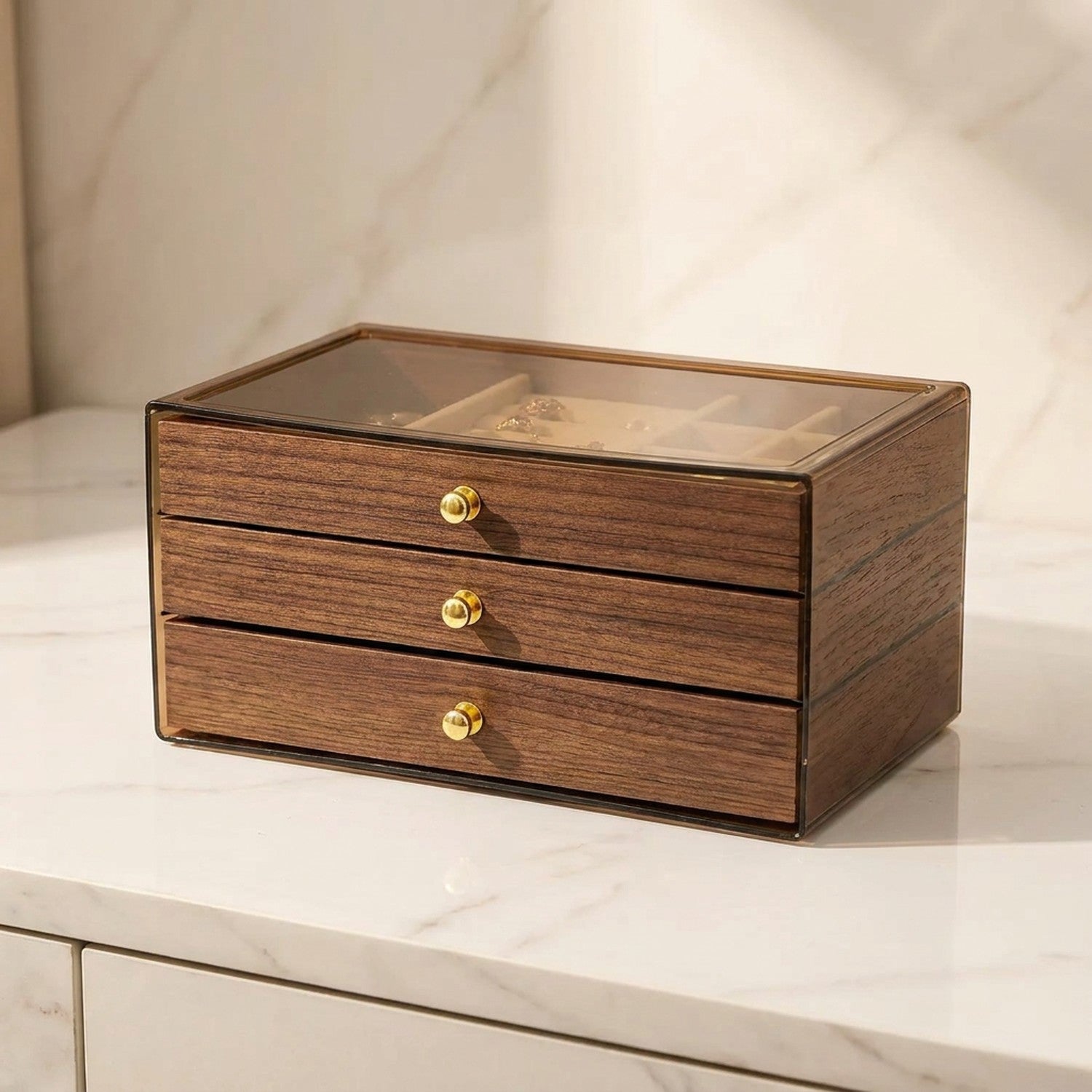 Boîte à bijoux 3 tiroirs en bois noyer avec couvercle fumé et boutons dorés
