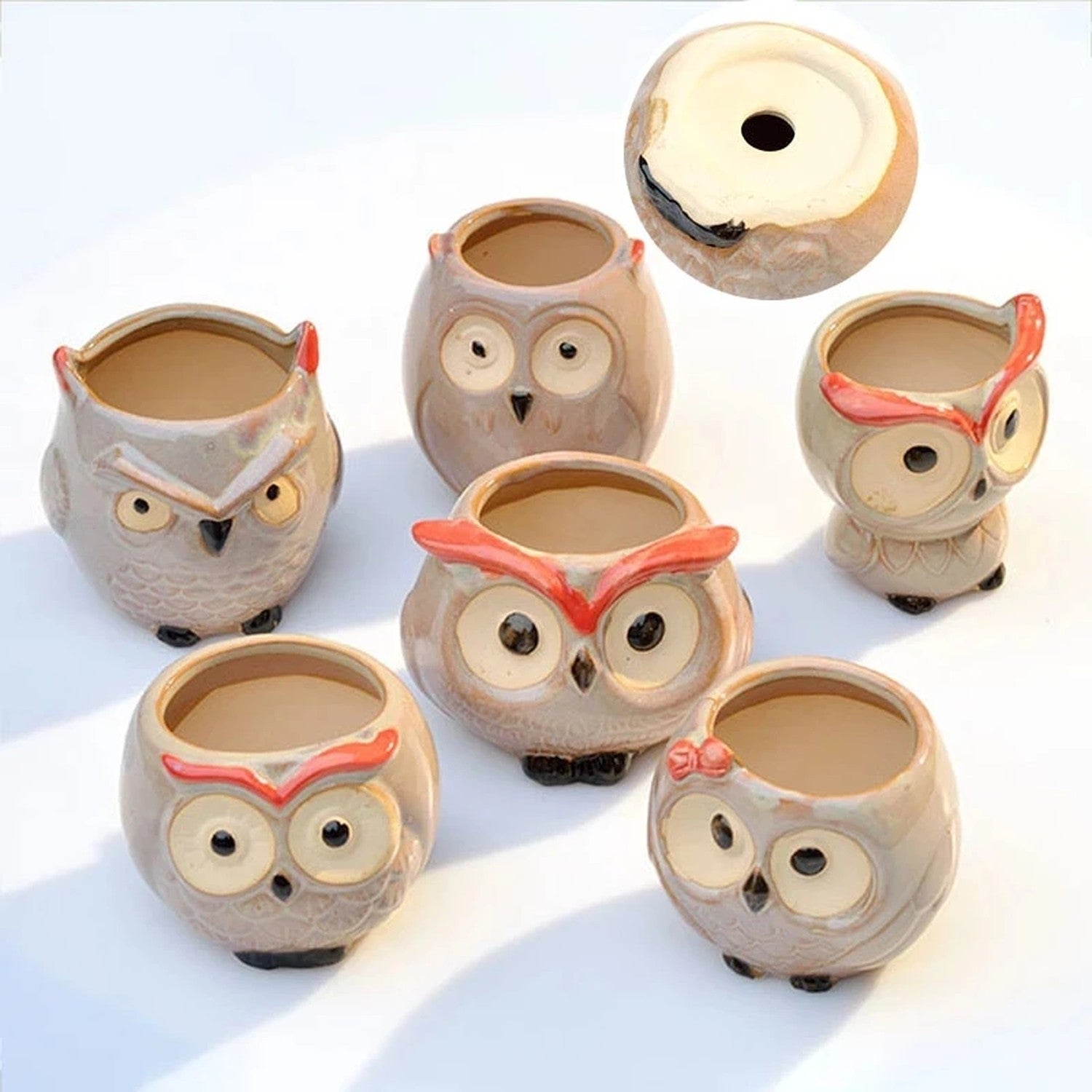 Six modèles de mini pots hibou en céramique vides montrant la variété des formes