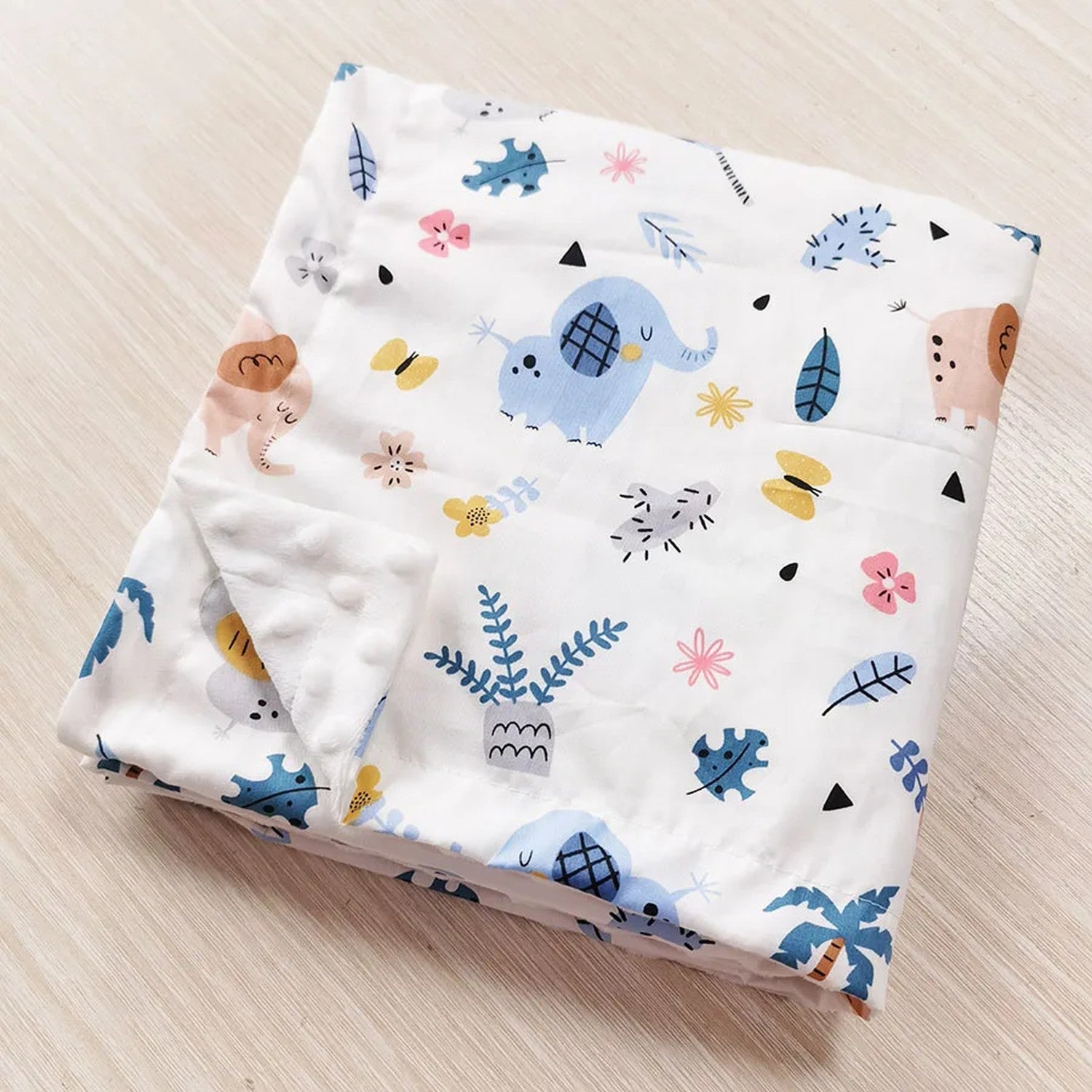 Couverture bébé minky imprimé éléphants