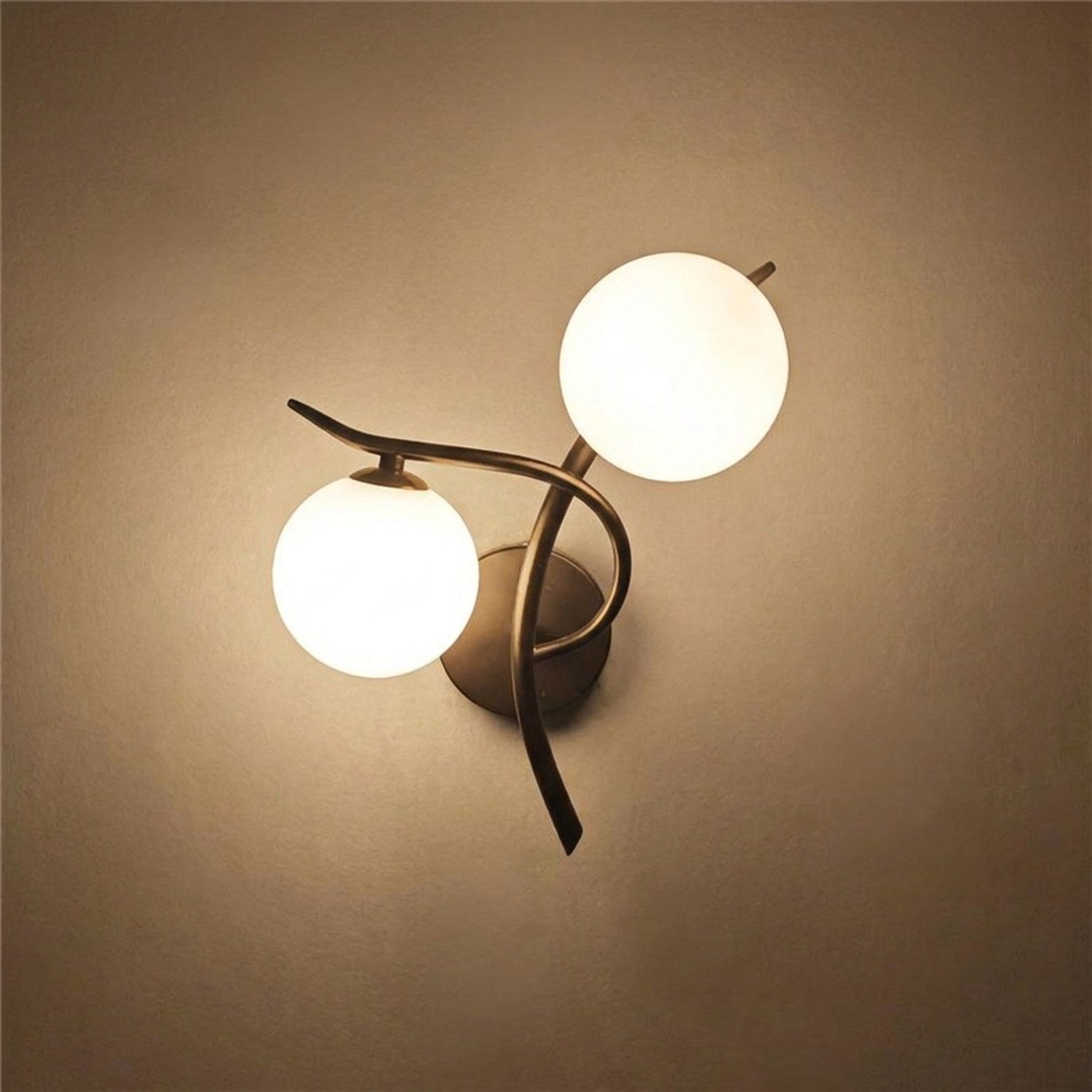 Applique murale noire boules de verre orientation gauche