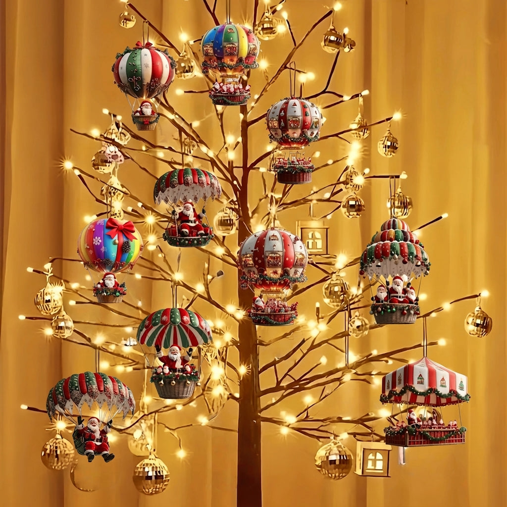 Ornements montgolfière en bois sur arbre décoratif doré avec lumières
