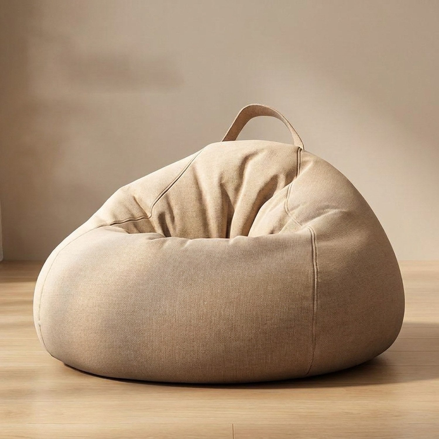 Pouf poire coloris beige sur fond neutre chaleureux