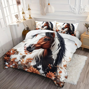 Housse de couette cheval et taies dans une chambre bohème blanche avec cheminée