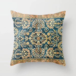Détail du motif tapis berbère bleu paon de la housse de coussin