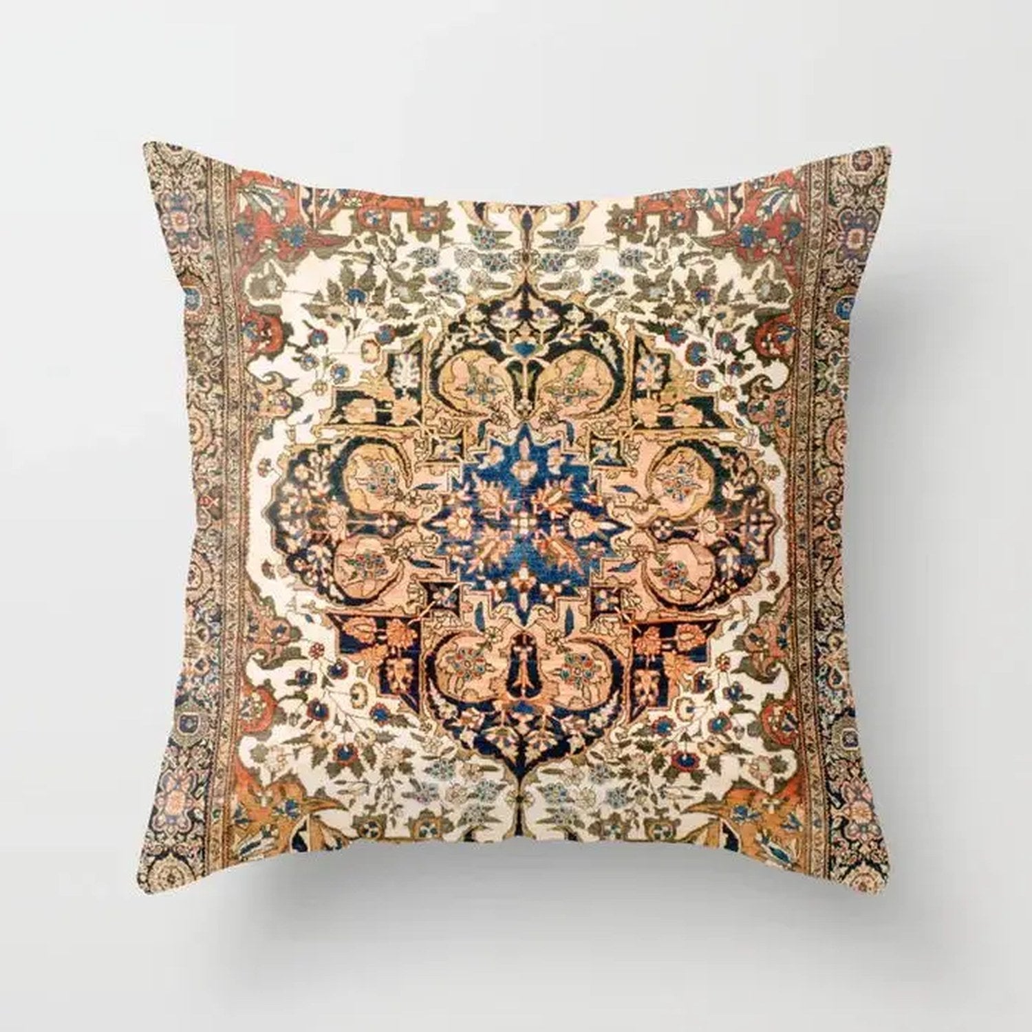 Détail du motif tapis berbère ivoire de la housse de coussin