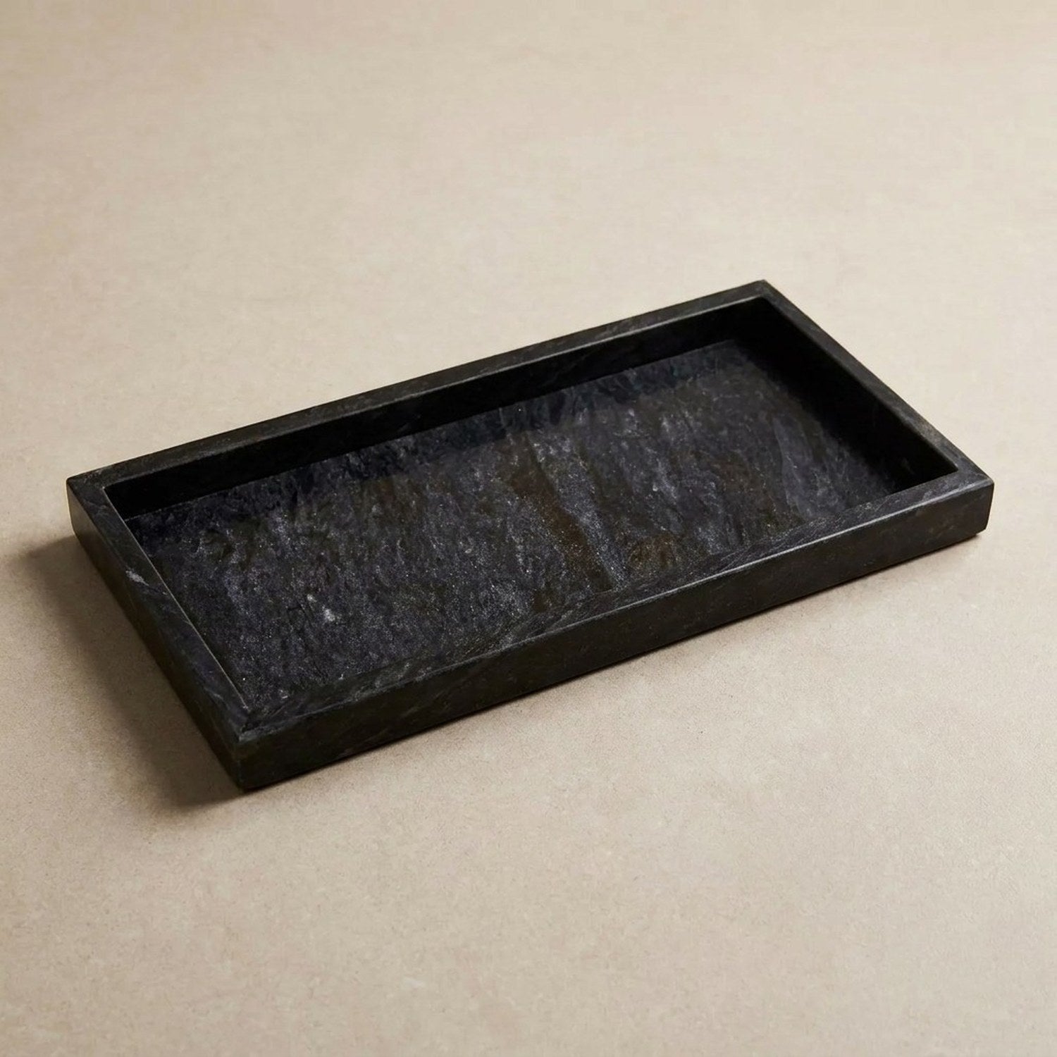 Plateau en marbre noir élégant sobre