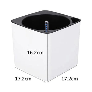 Dimensions pot carré M : 17,2 cm x 17,2 cm x 16,2 cm de hauteur