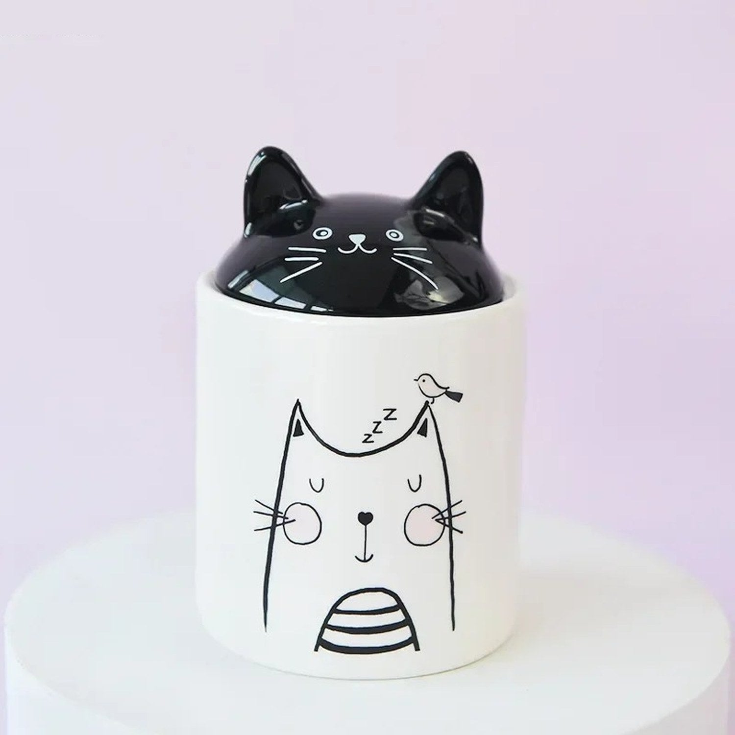 Pot de rangement céramique oreilles de chat vue de face avec couvercle