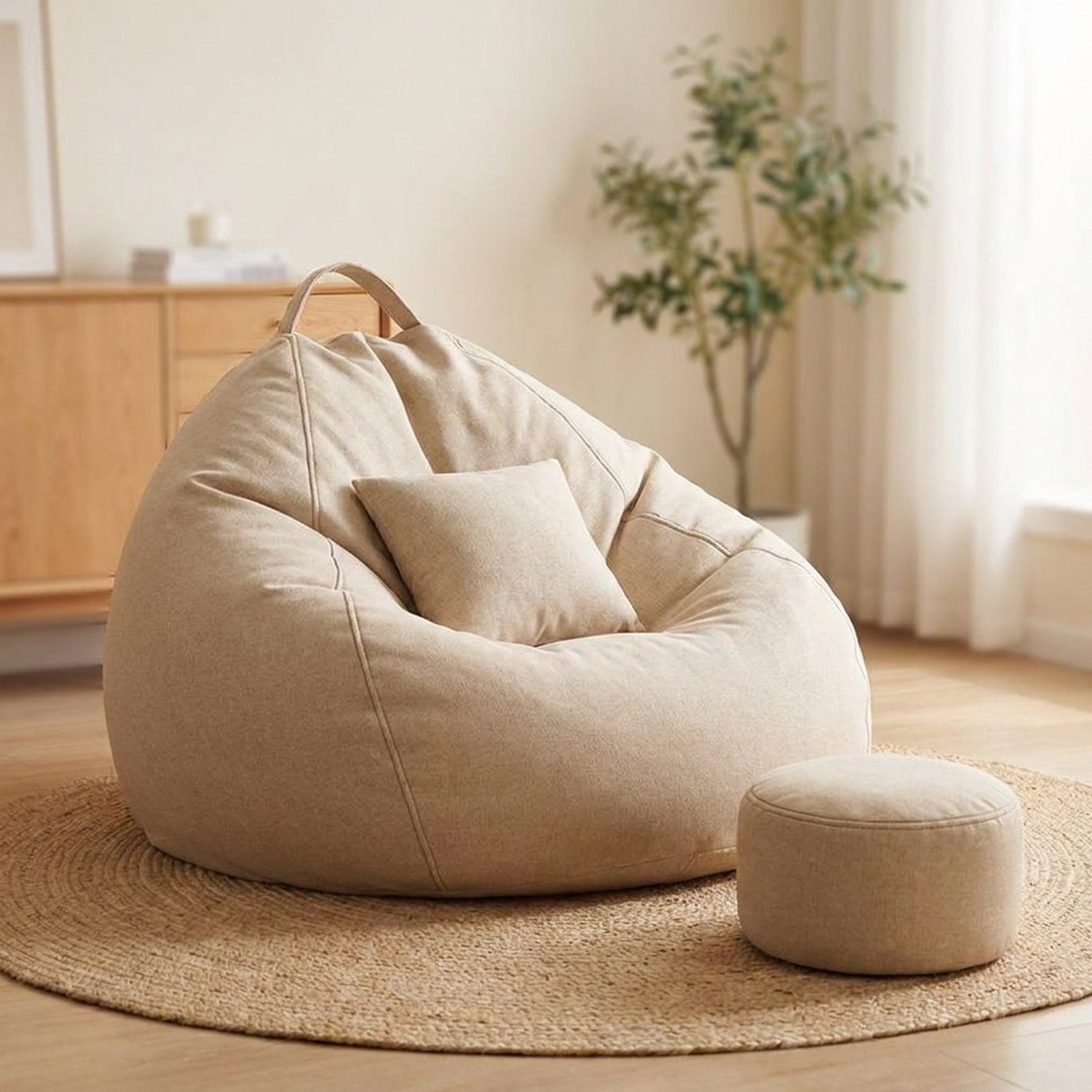 Pouf géant fauteuil poire beige avec repose-pieds et coussin assortis