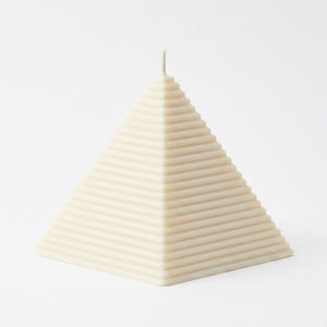 Bougie pyramide nervurée cire de soja