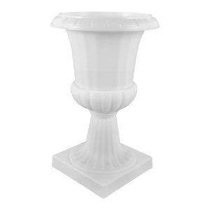 Vase médicis blanc sur colonne à base carrée vu de face
