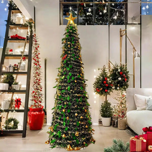 Sapin de Noël accordéon 150cm dans un intérieur élégamment décoré pour les fêtes