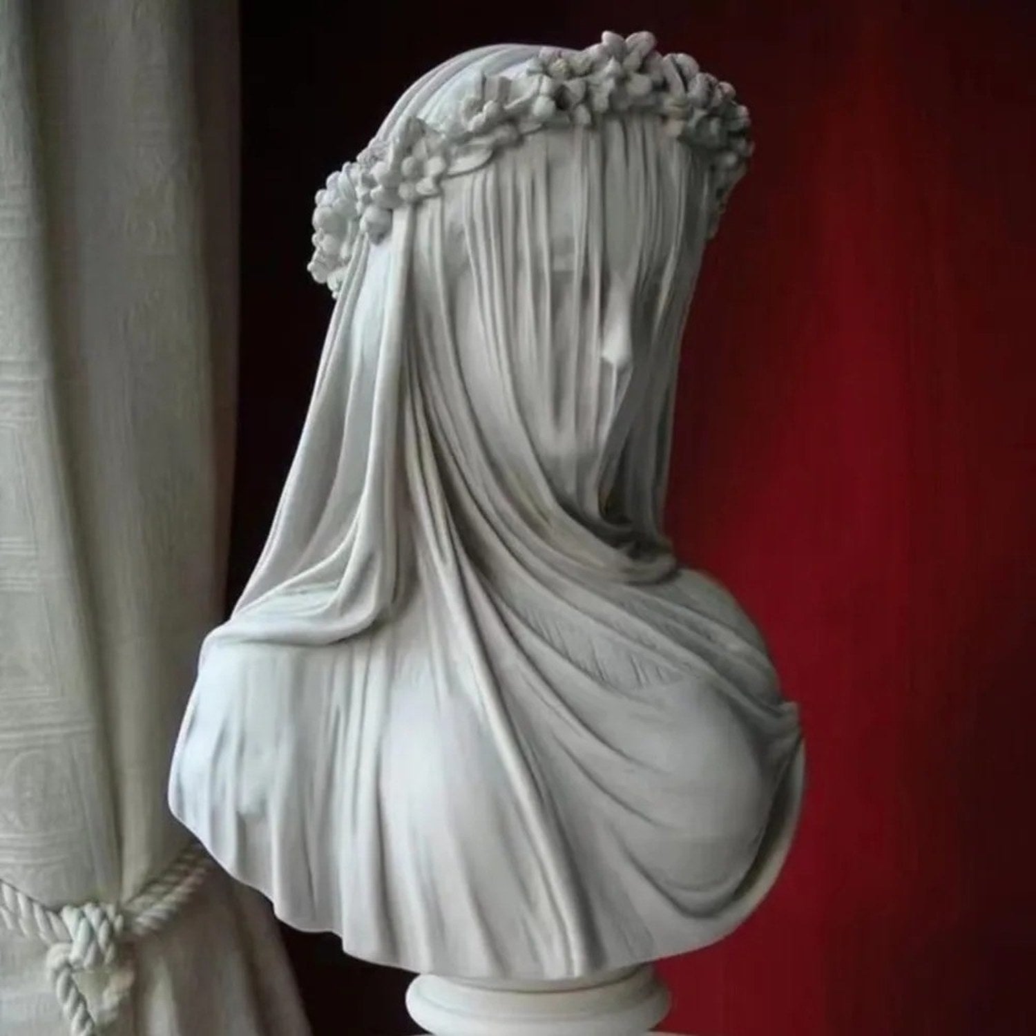 Sculpture buste voilé en résine détail voile et socle