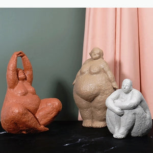 Figurine corps féminin abstrait en résine terracotta décoration maison