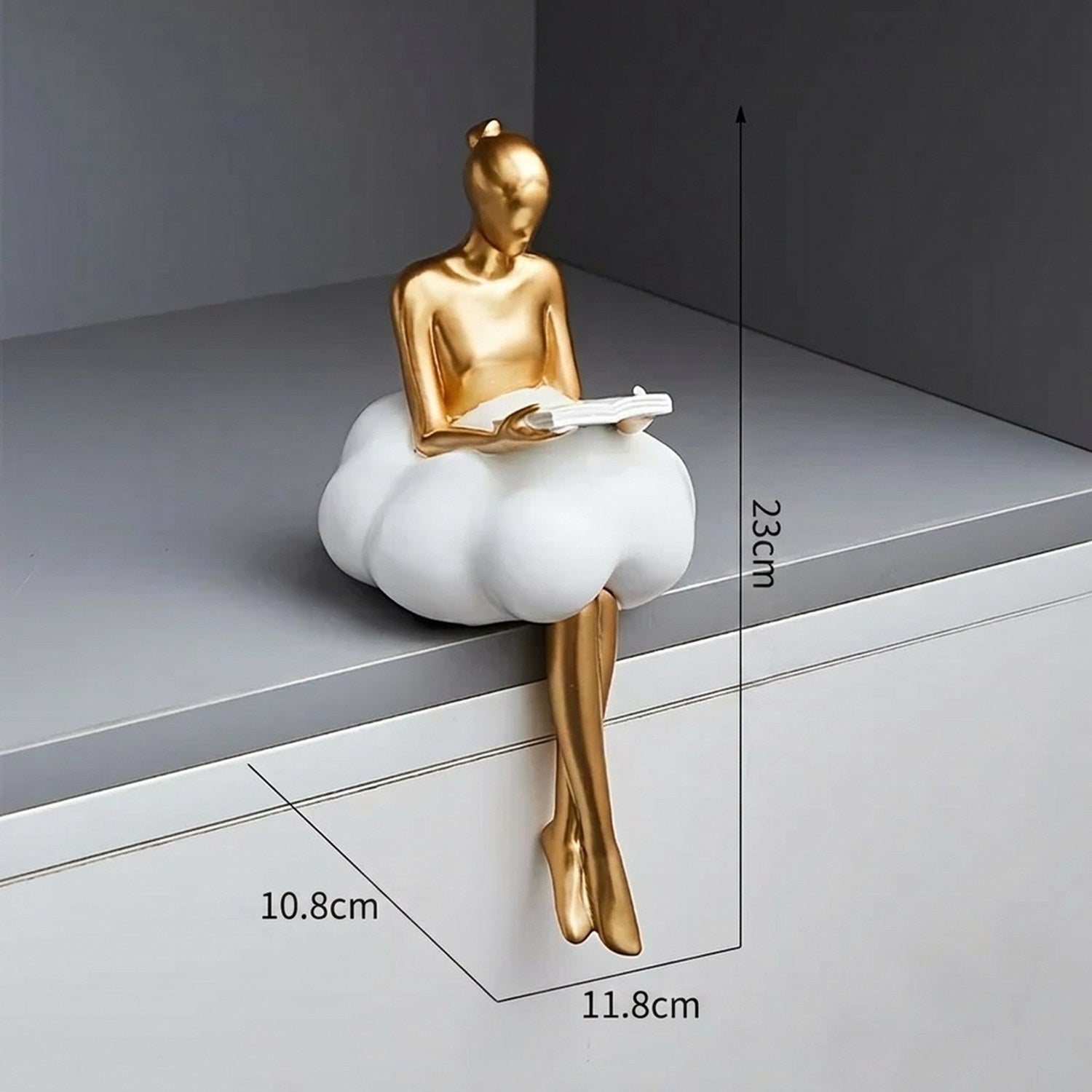 Dimensions de la sculpture lectrice : hauteur 23 cm, largeur 10,8 cm, profondeur 11,8 cm