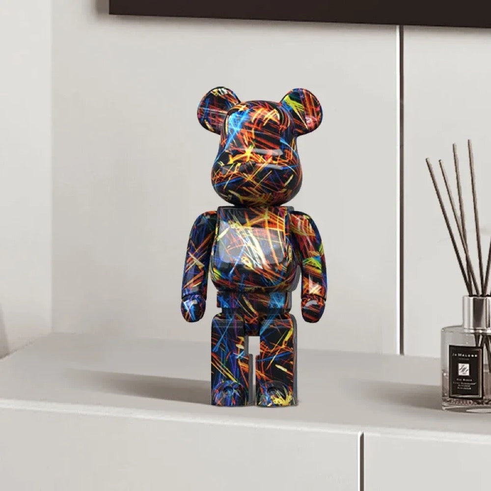 Sculpture ours graffiti design R motifs street art colorés