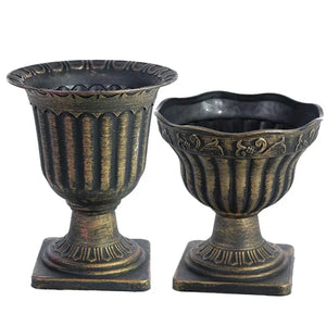 Vases romains style antique bronze, urne et coupe côte à côte