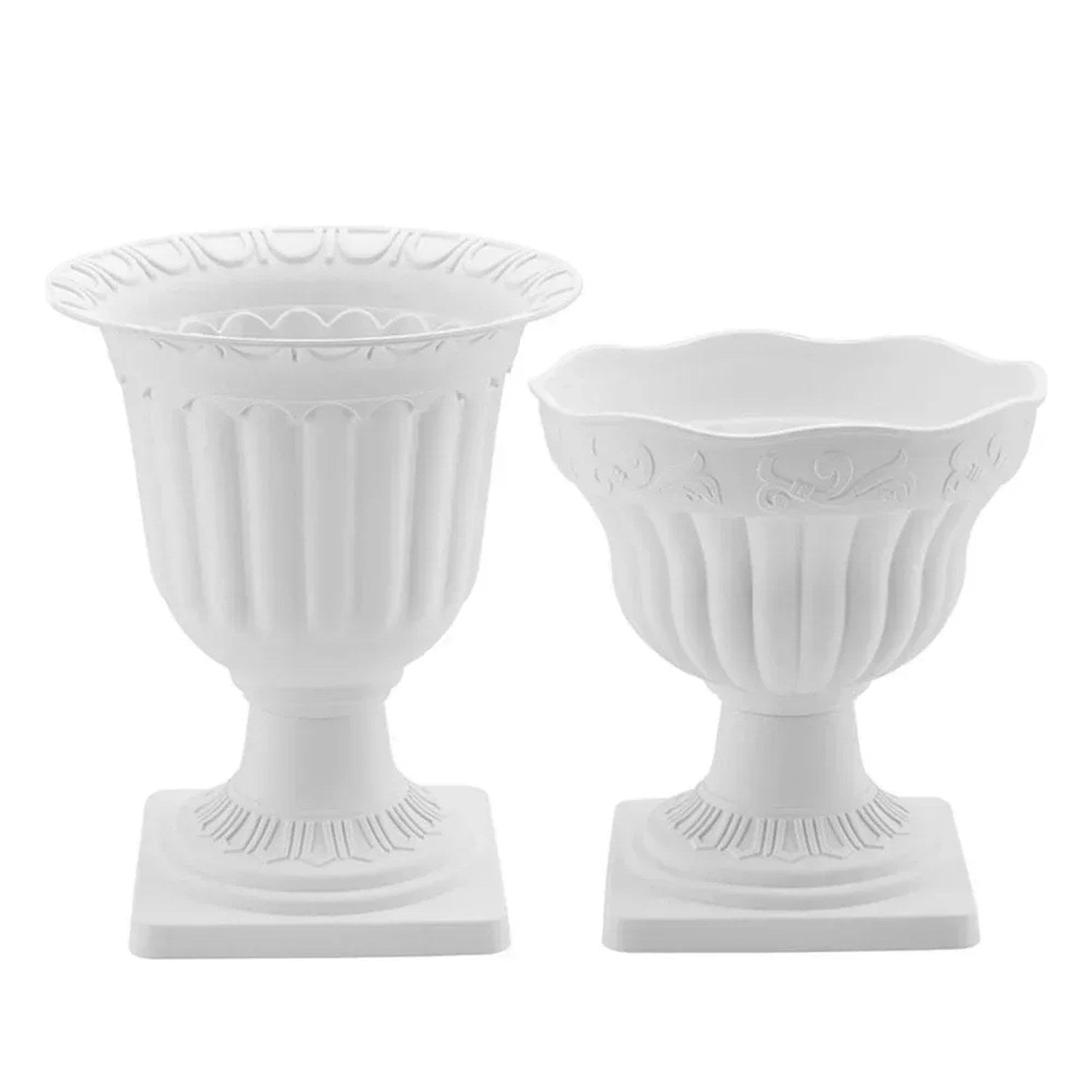 Vases romains style antique blanc, urne et coupe côte à côte
