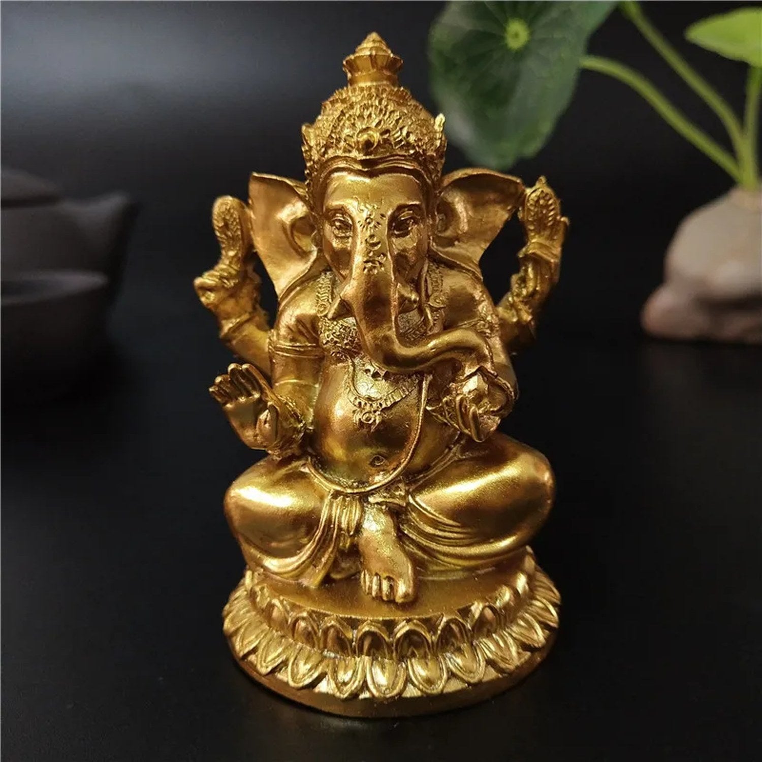 Statue Ganesha en résine vue de face