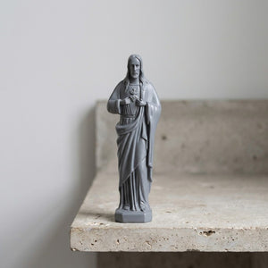 Statue Sacré-Cœur de Jésus résine grise aspect béton minimaliste
