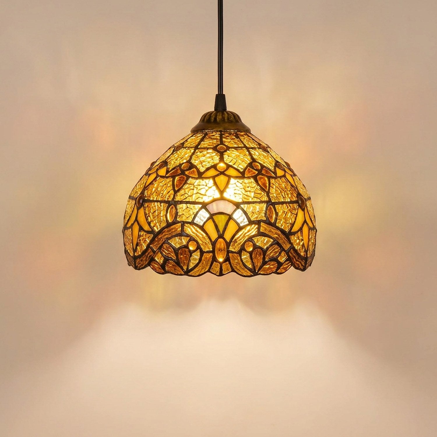 Suspension marocaine en mosaïque de verre couleur Doré allumée