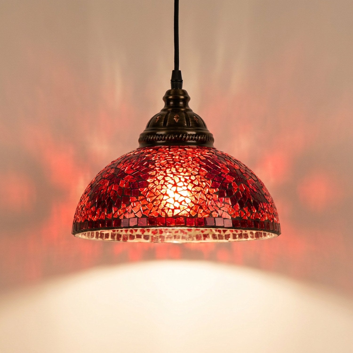 Suspension marocaine en mosaïque de verre couleur Rouge allumée