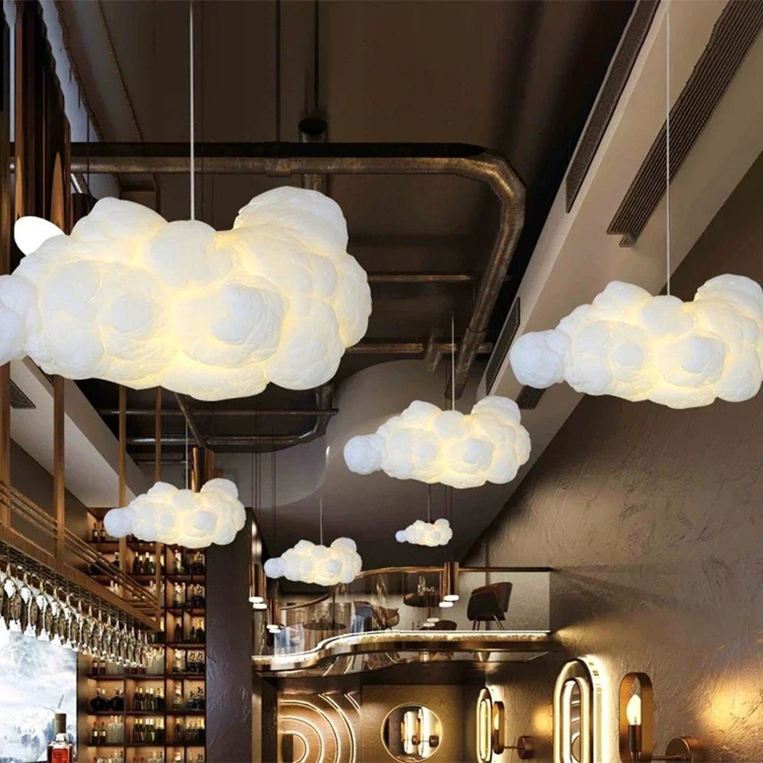 Suspension nuage en coton blanc dans un bar contemporain design