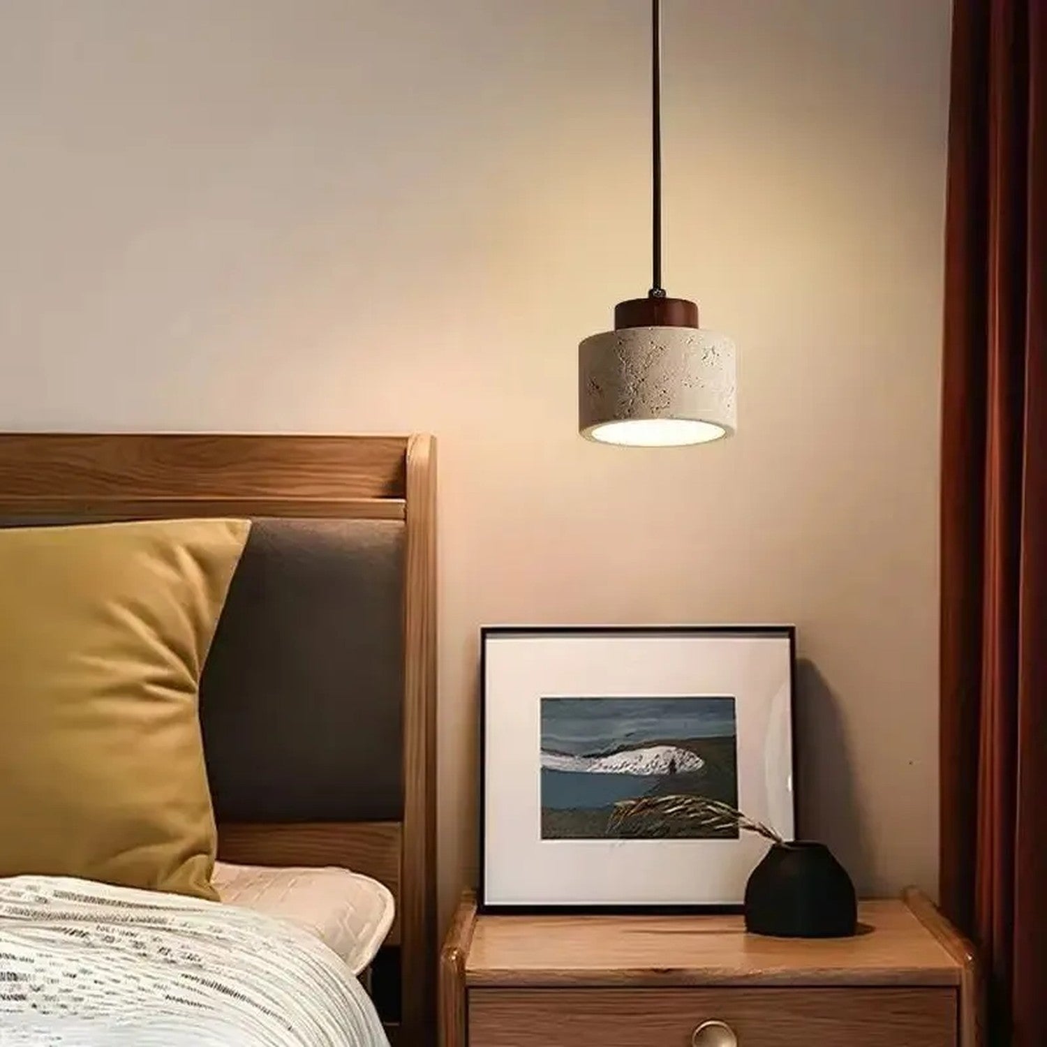Suspension travertin noyer Disque allumée chambre avec chevet en bois