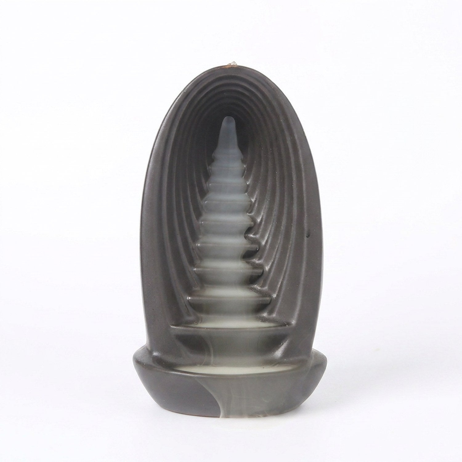 Brûleur d'encens à reflux en céramique grise vue de face détaillant les marches en pyramide