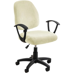 Housse de chaise de bureau en velours beige installee sur un fauteuil de bureau