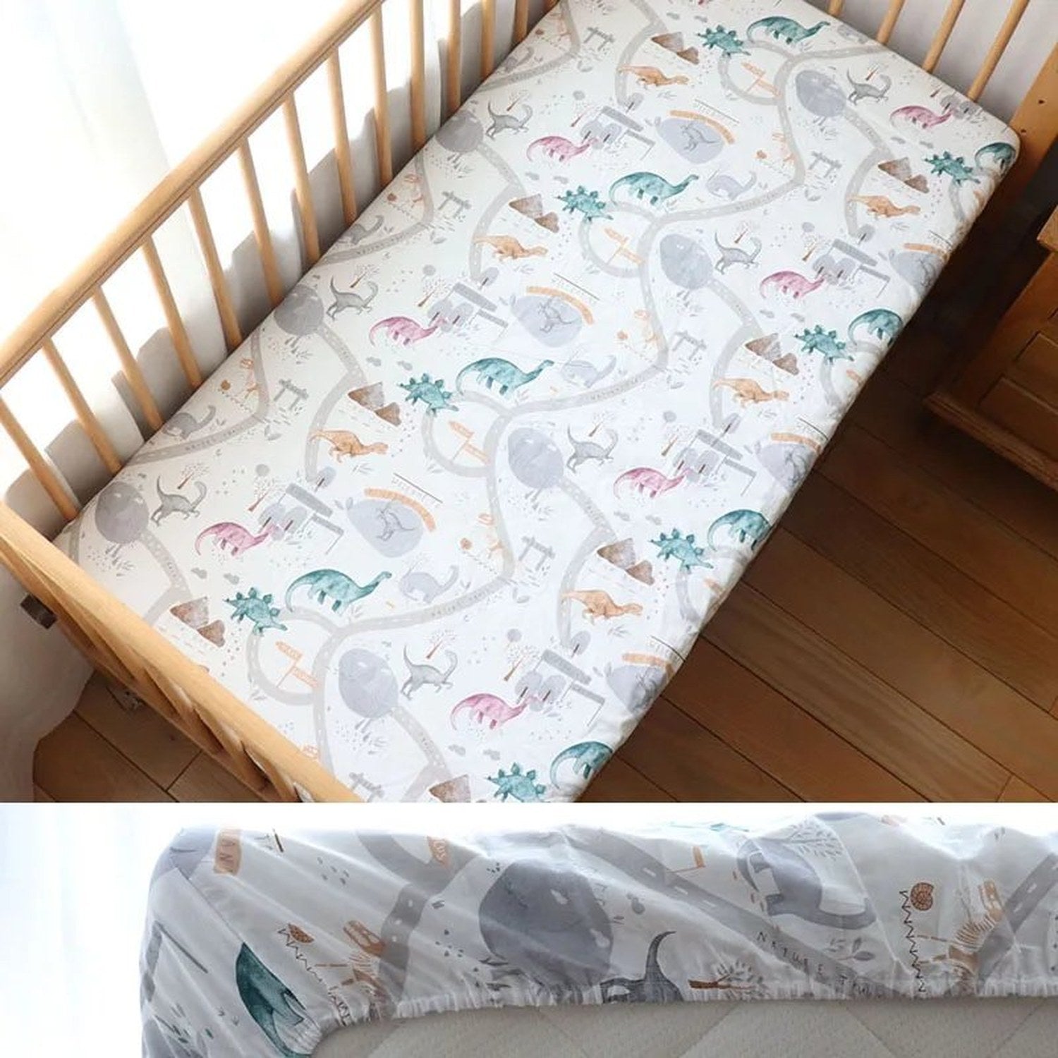 Drap housse bébé motif dinosaures colorés et chemins