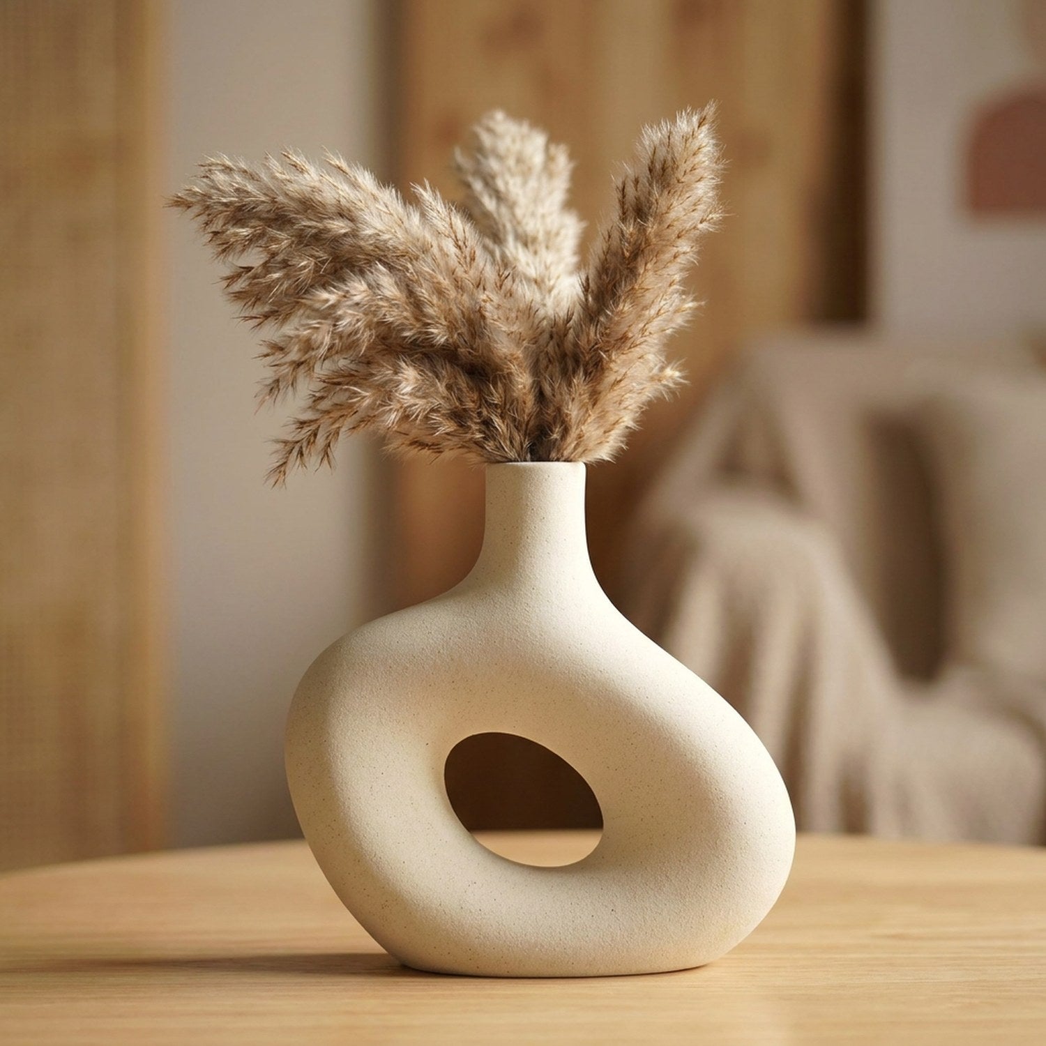 Grand vase en céramique donut blanc cassé taille L avec pampa