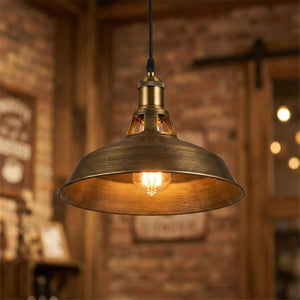 Suspension industrielle vintage à abat-jour en métal bronze allumée