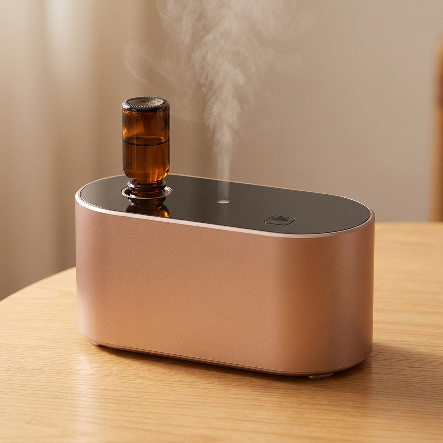 Diffuseur d'huile essentielle de couleur cuivre en gros plan