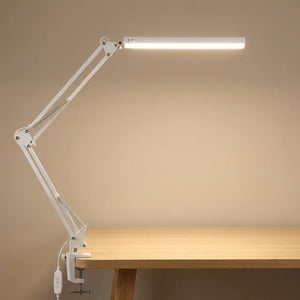 Lampe de bureau architecte blanche version longue avec bras articulé allumée