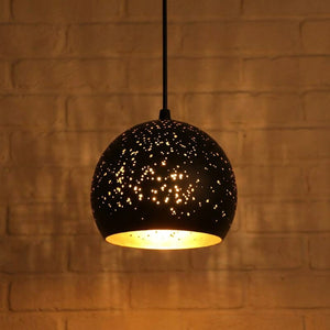 Suspension vintage Mini sphère en fer noir, effet étoilé doré