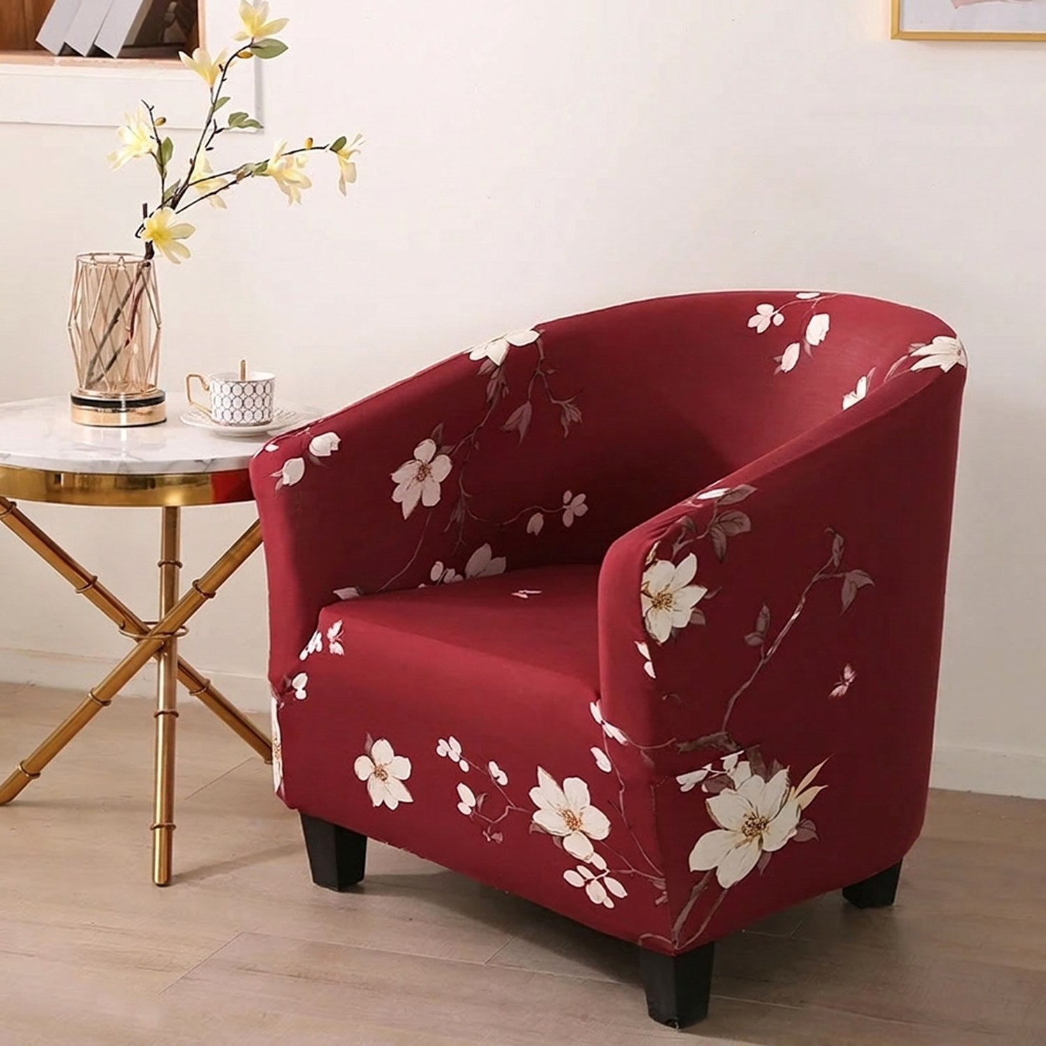 Housse de fauteuil cabriolet motif floral blanc sur fond bordeaux