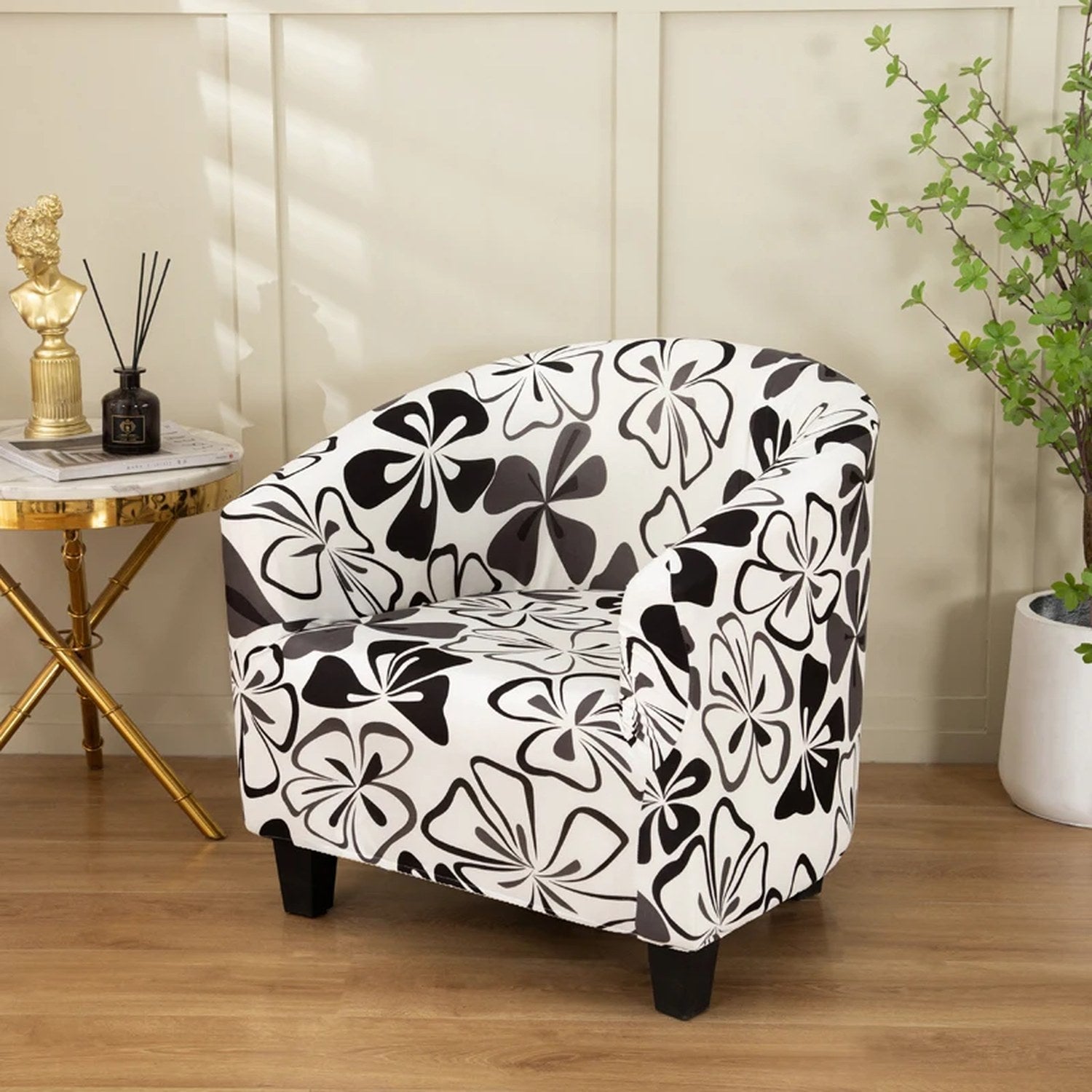 Housse de fauteuil cabriolet grandes fleurs graphiques noires sur fond blanc