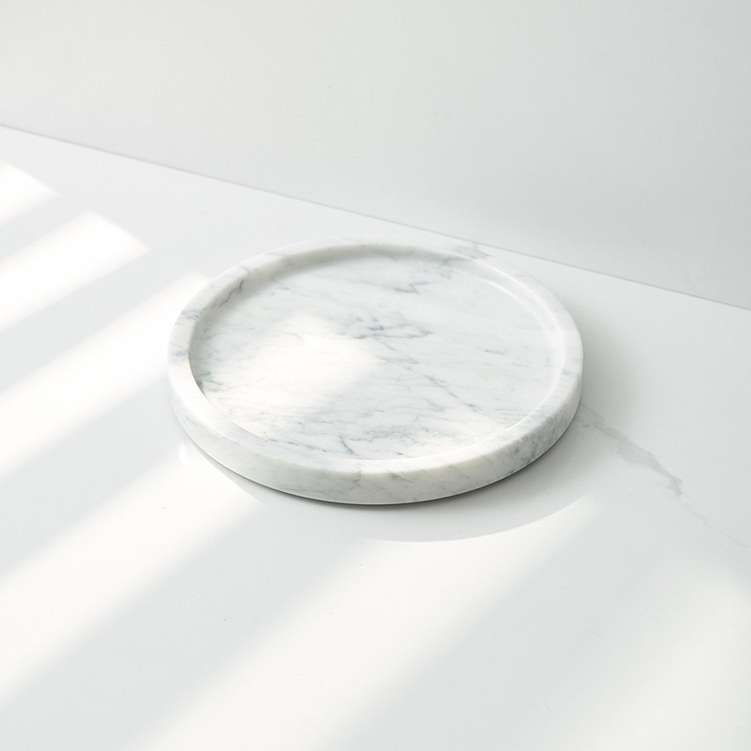 Plateau rond en travertin blanc — vue produit