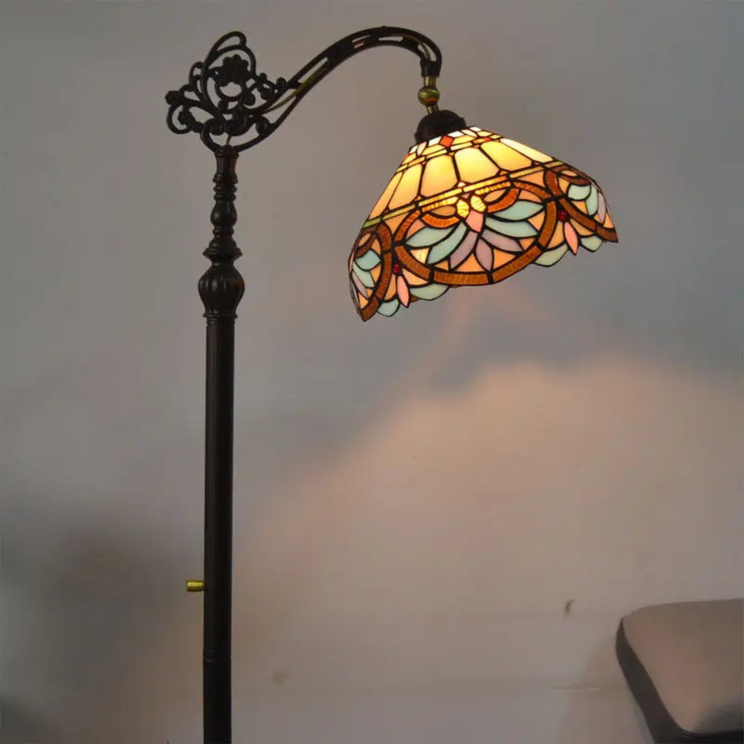 Abat-jour baroque fleuri vitrail 30cm