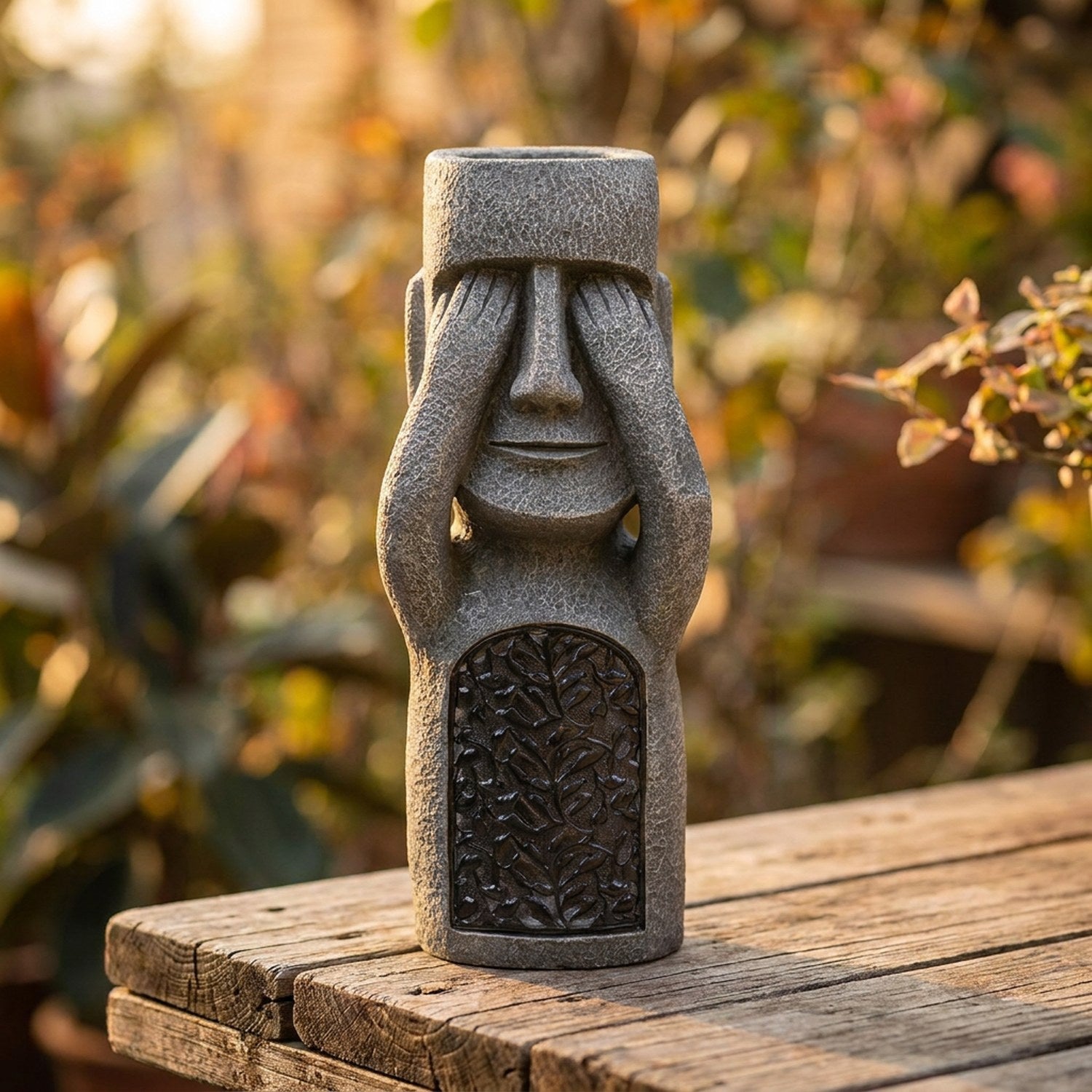 Statue Moai pose Ne rien voir mains sur les yeux ornement jardin résine